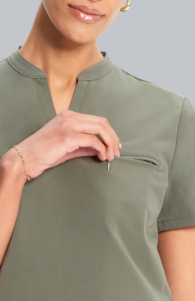 Women's Scrub Set: Taiga Welt Pocket Top & Anemone Straight Leg Pant, OLV Olive, large