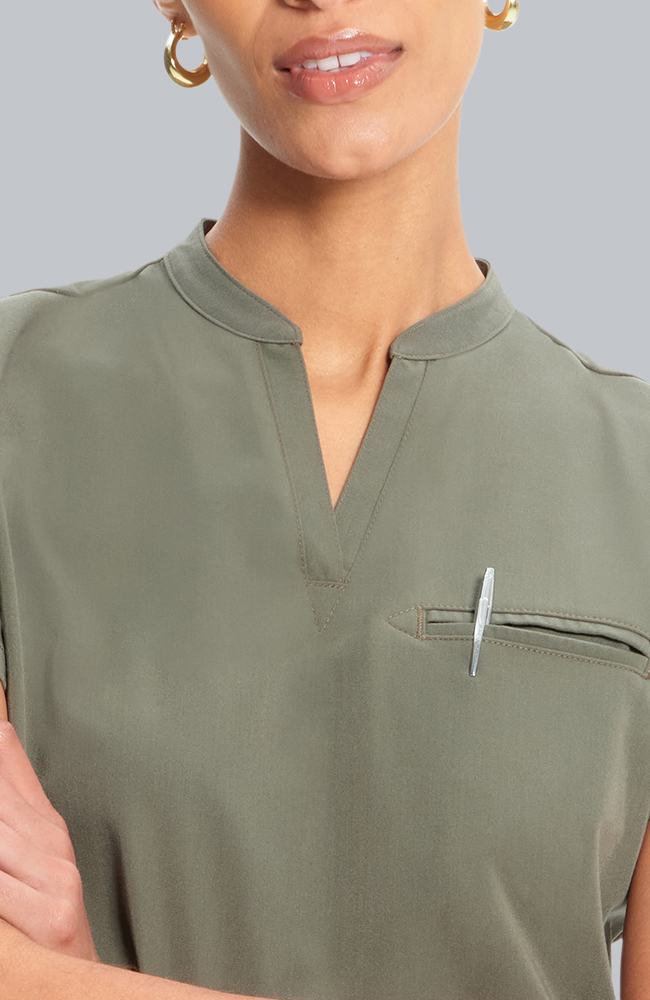 Women's Scrub Set: Taiga Welt Pocket Top & Bosque Jogger Pant, OLV Olive, large